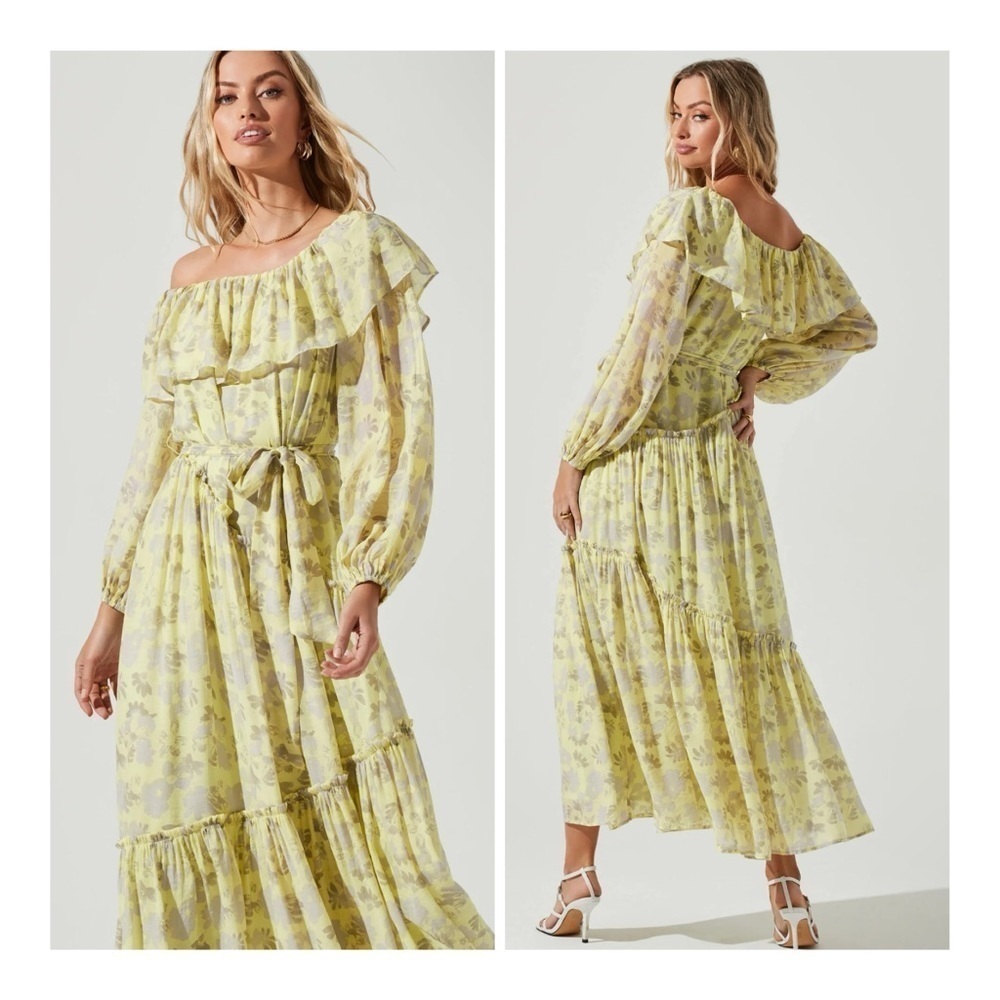 ASTR The Label | Romantic Cottagecore Floral Tiered Ruffle Midi Dress | S